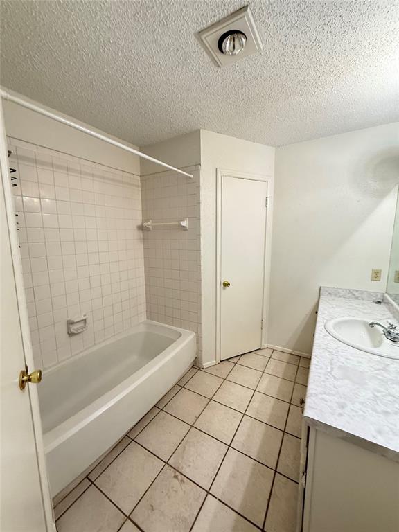 Building Photo - 507 Live Oak Dr