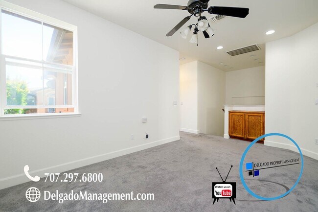 Building Photo - Beautiful gated Tiara 3 bedroom condo
