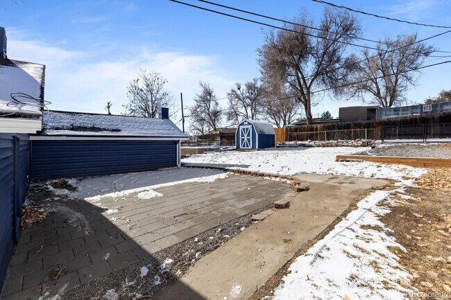 Building Photo - For Rent – Renovated 3 Bedroom Bungalow in Englewood