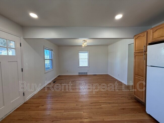 Building Photo - 630 Jewell St