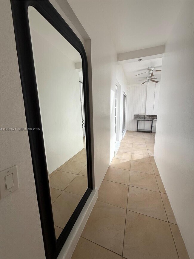 Building Photo - 2431 SW 82nd Ave