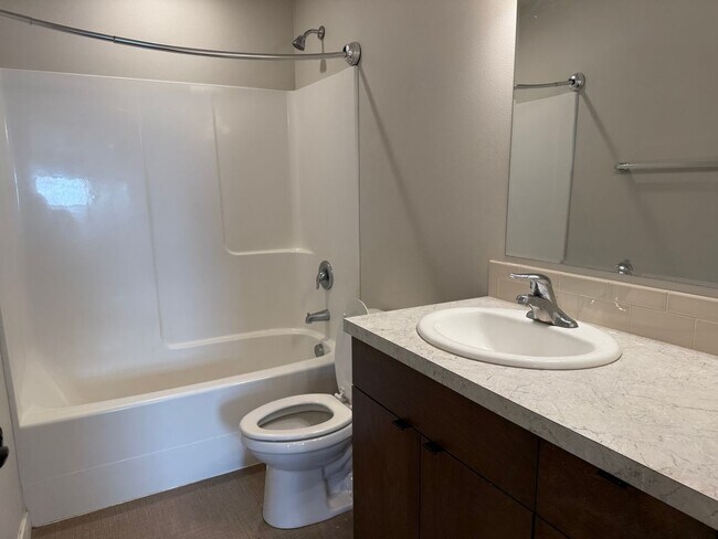 Building Photo - 7415 Saddlebrook Lp