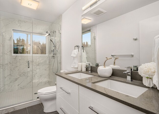 Building Photo - Stylish, Bright and Efficient 2 bed 1.75 B...