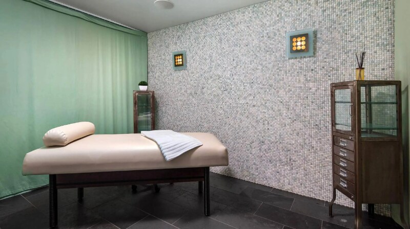 Building Photo - 640 W Huron St