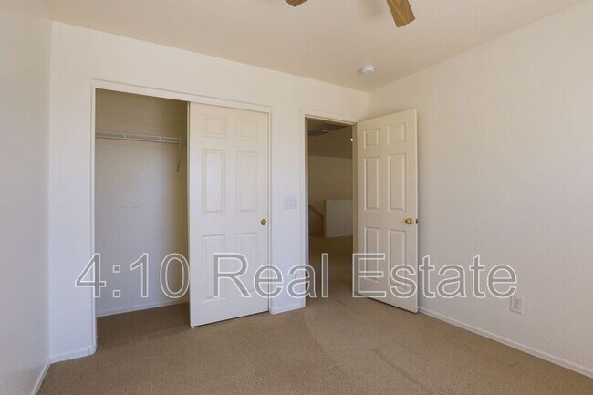 Building Photo - 2320 W Allens Peak Dr