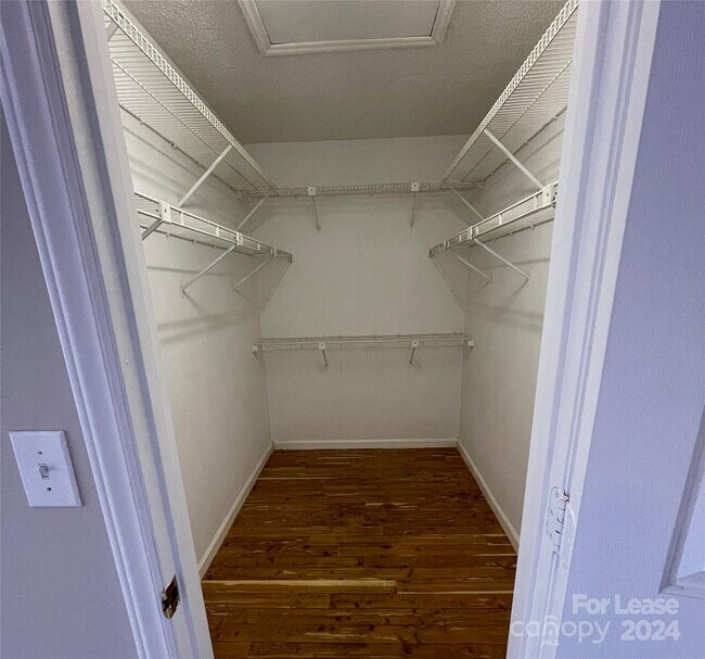 Building Photo - 8307 Belstead Brook Ct