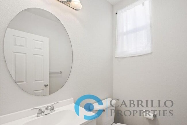 Building Photo - 12177 Pepper Tree Ln