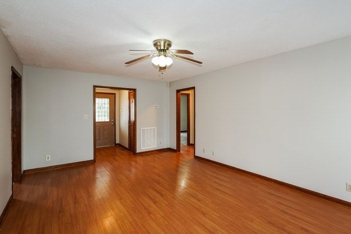 Building Photo - 323 Southern Dr