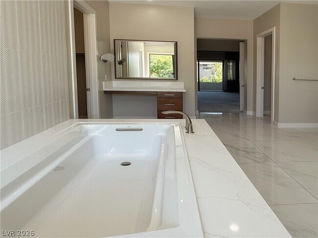 Building Photo - 2 Sugarberry Ln