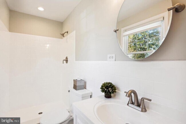 Building Photo - 7832 Fulbright Ct