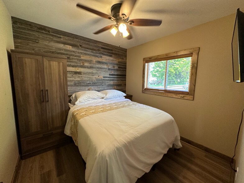 Building Photo - 605 Vincent Rd