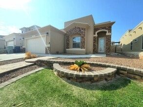 Building Photo - Amazing 3 bedroom 2 bath home in West El Paso!