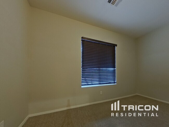 Building Photo - 700 S 220th Ln