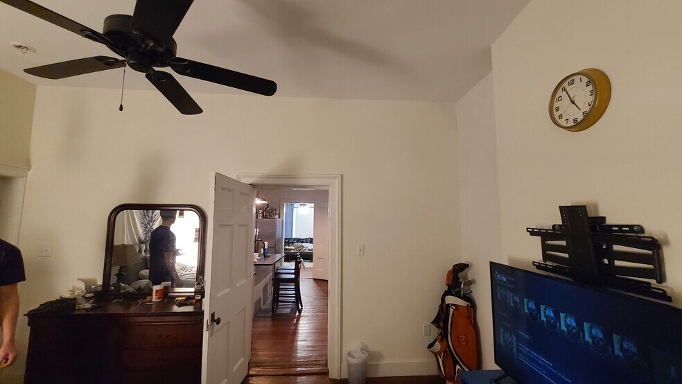 1st flr bedroom - 308 E Leigh St