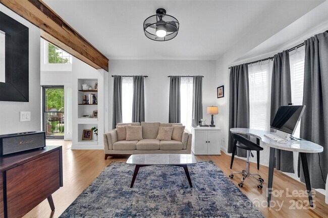 Building Photo - 15737 Agincourt Dr