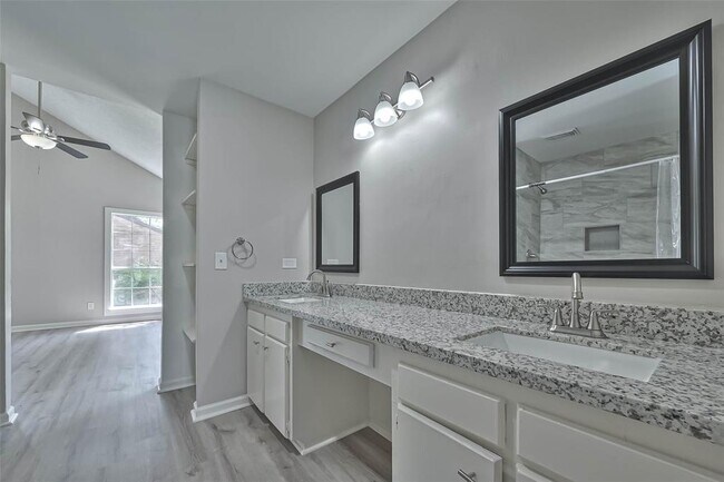 Building Photo - 17805 Villa Way Dr