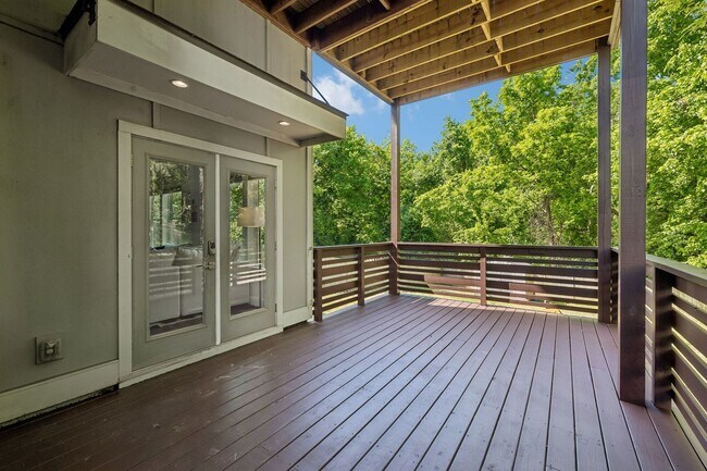 Building Photo - Secret Oasis in East Nashville - FOR LEASE