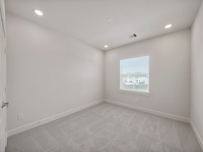 Building Photo - 1518 Colonial Gorge Dr
