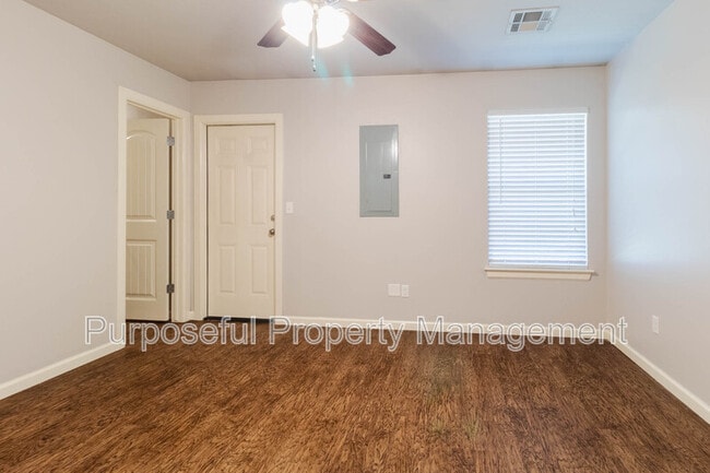 Building Photo - 4329 Edinburg Way