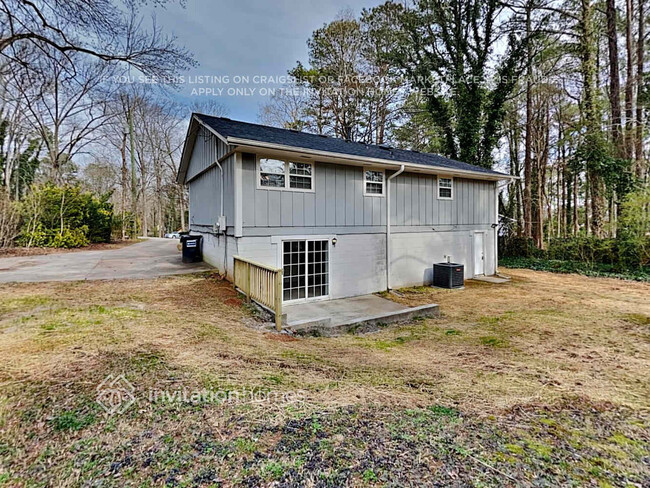 Building Photo - 2061 Leatherleaf Ct SW