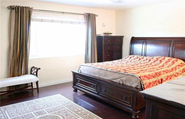 Building Photo - 10638 Balcom Ave