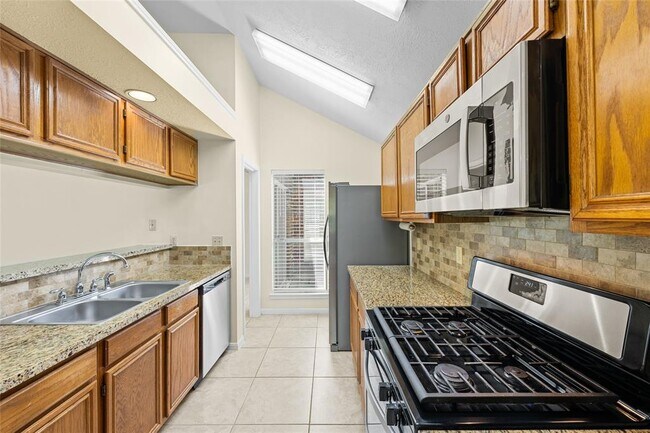 Building Photo - 17402 Eastwood Cir