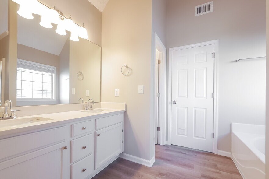 Building Photo - 8062 Mustang Ln