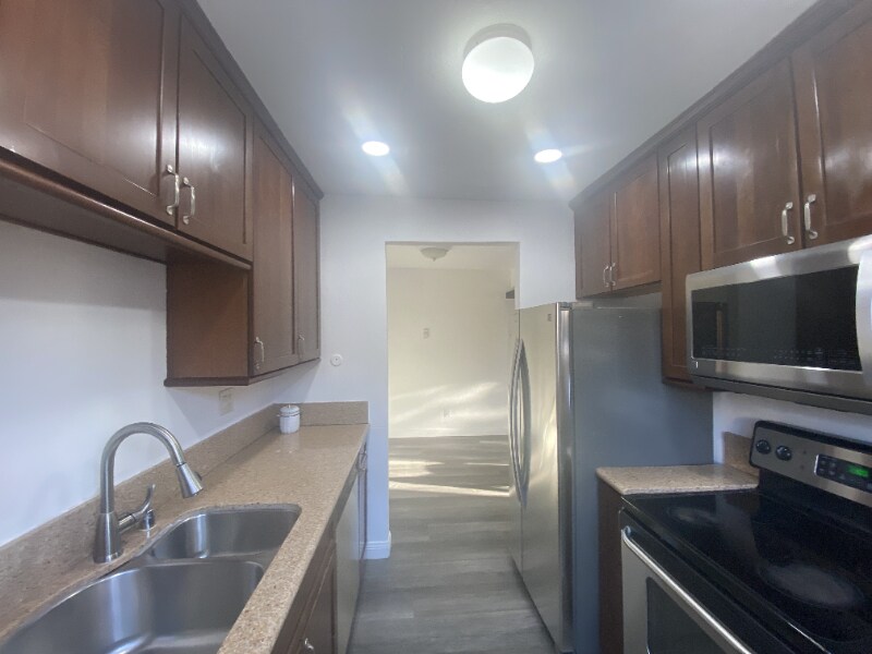 Building Photo - 2920 Briarwood Rd