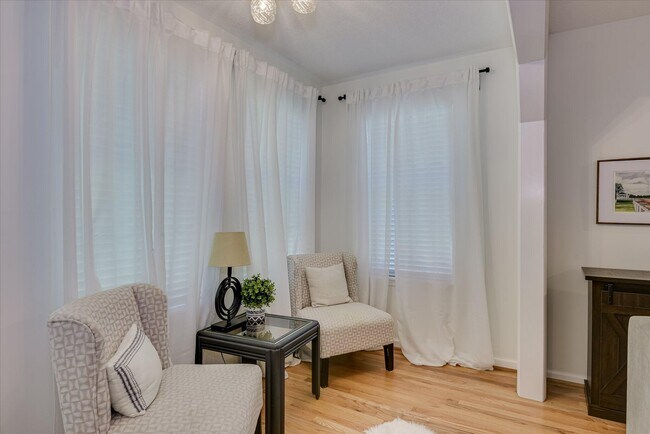 Building Photo - 869 Hickory Ridge Rd