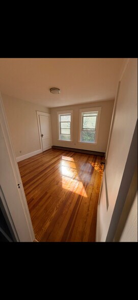 Building Photo - 24 Burgess St