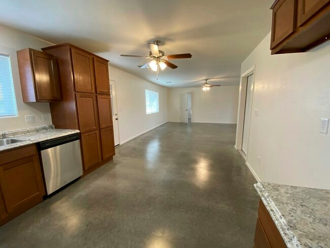 Building Photo - 25043 E Chaplain Ln