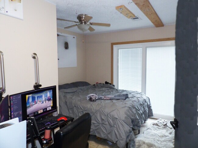 Building Photo - Spacious 3BR + Bonus Room in Inver Grove Heights – Attached Garage & Pet Friendly!