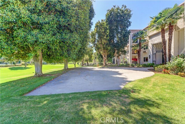 Building Photo - 5515 Paseo Del Lago W