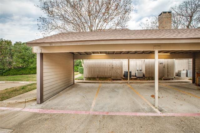 Building Photo - 9910 Royal Ln