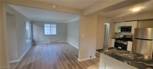 Building Photo - 4852 E 81st St