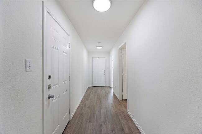 Building Photo - 1605 Village Park Trail