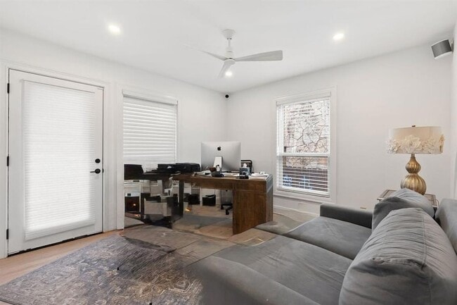 Building Photo - 1703 Meadowbrook Dr