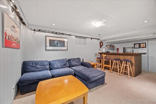 Building Photo - 747 Cheever Ave