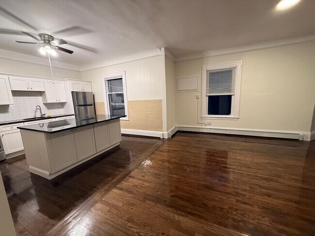 Building Photo - 118 White St