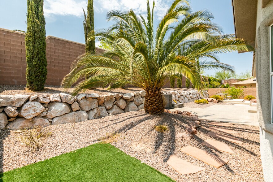 Building Photo - 65 Teahouse St