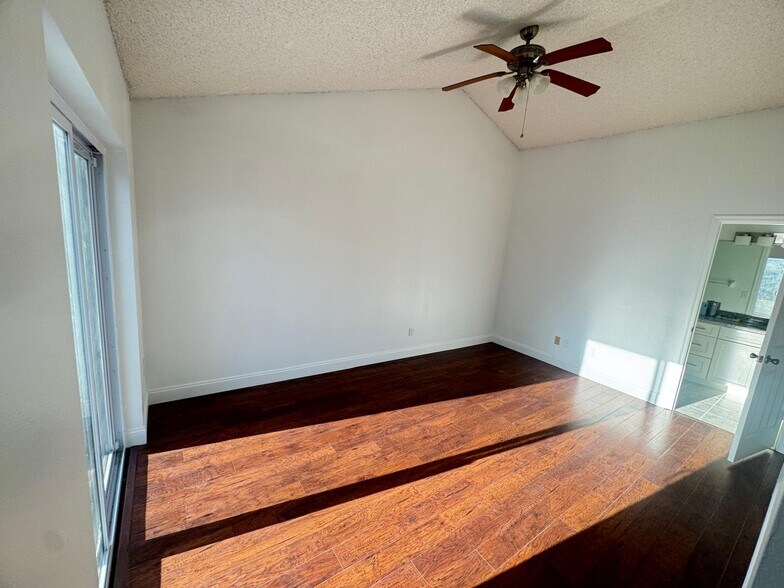 Building Photo - 10313 Crystal Point Dr