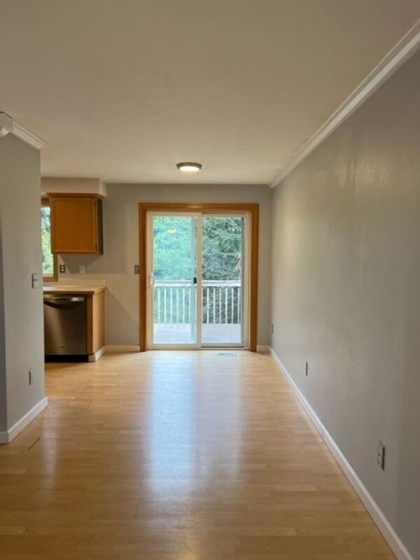 Building Photo - 26525 Fox Hill Dr N