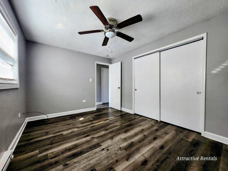 Building Photo - 2123 W 119th St