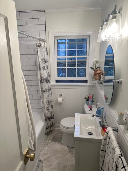 Renovated Bathroom - 1304 Winstead Pl