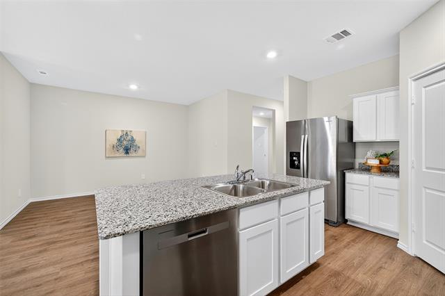 Building Photo - 4208 Carnation Dr