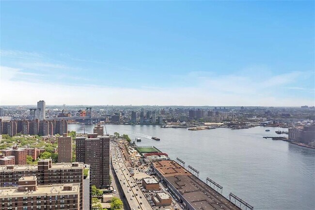 Building Photo - 252 South St