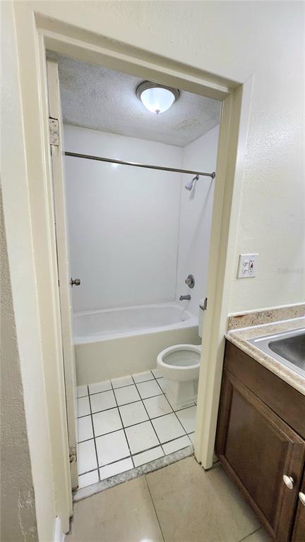 Building Photo - 7900 S Orange Blossom Trail