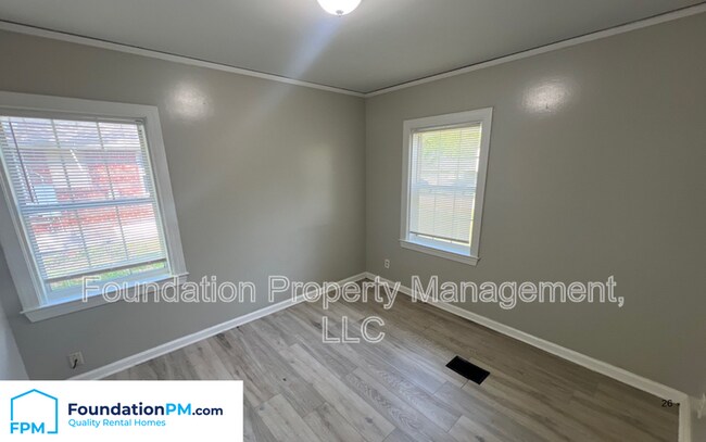 Building Photo - 1847 Driftwood Ave