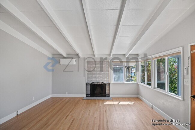Building Photo - 3350 Pepper Tree Ln
