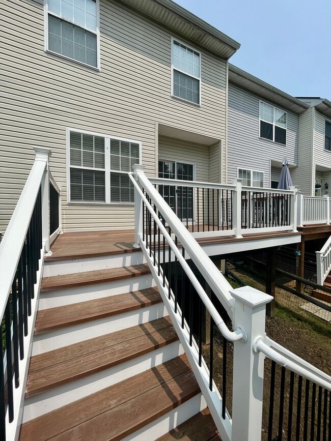 Building Photo - 65 Highland Cir